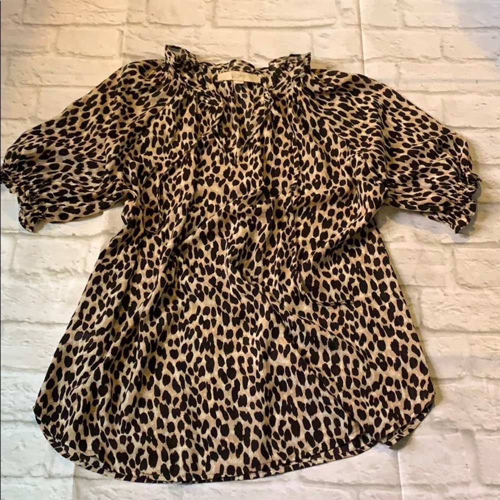 LOFT short sleeve animal print blouse sz M